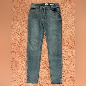 Size 4/27.